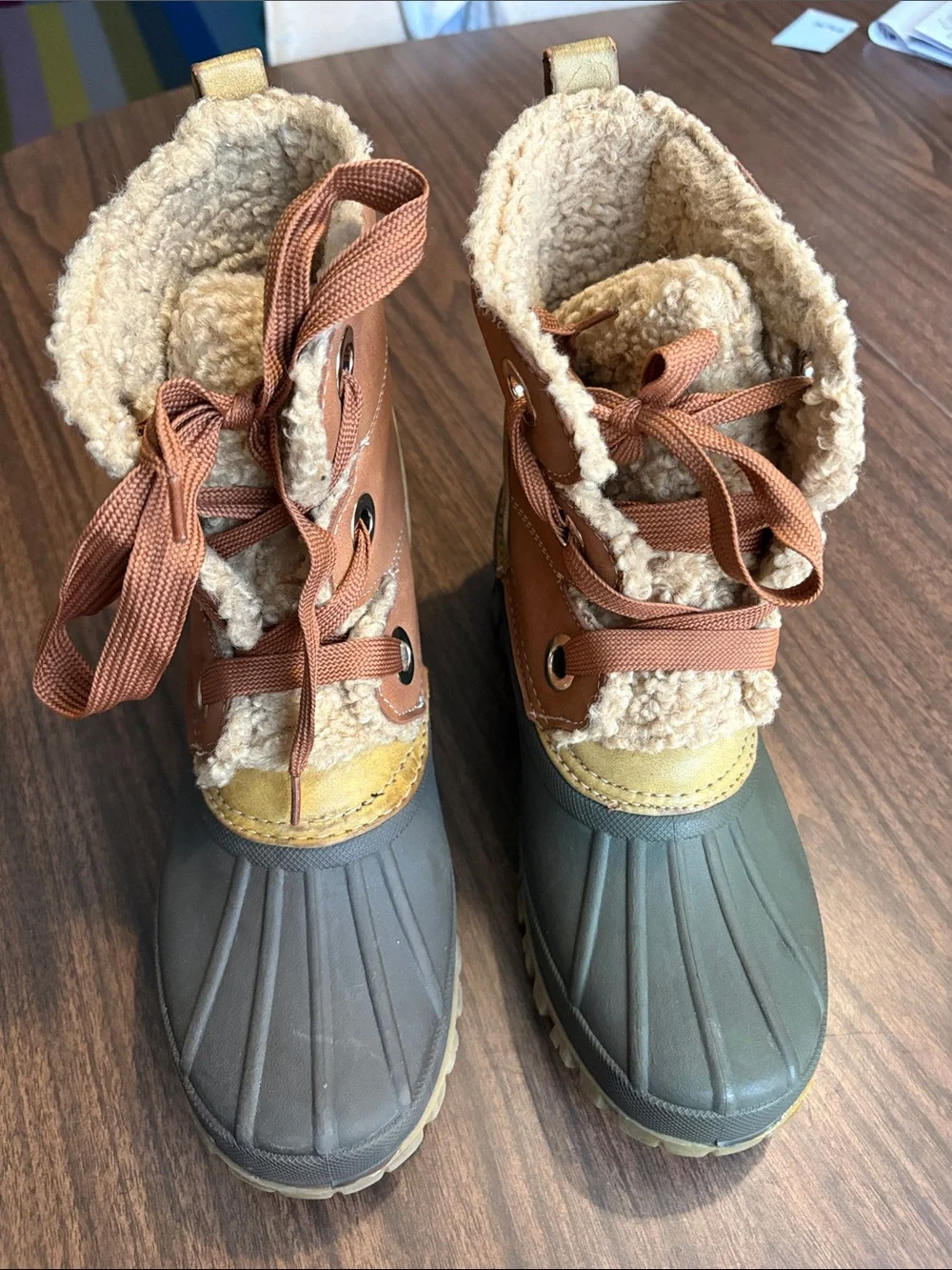 Tommy Hilfiger Size 7 Duck Boots Faux Shearling Lined Waterproof